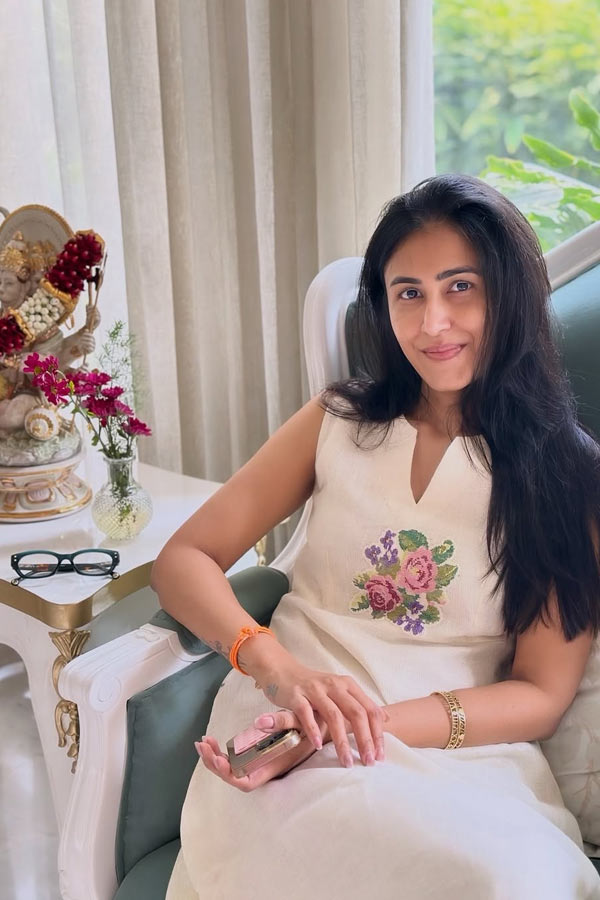 Nandamuri Taraka Ratna wife Alekhya Reddy latest Photos2