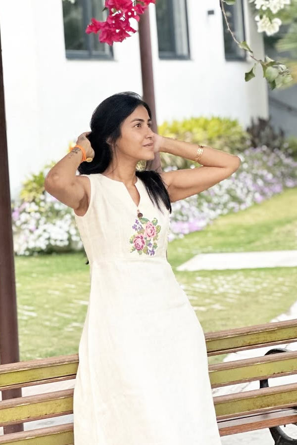 Nandamuri Taraka Ratna wife Alekhya Reddy latest Photos6