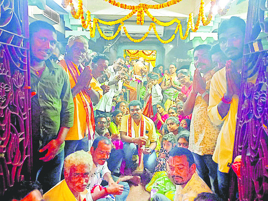 స్వామిసేవకు ఒక్కటై.. 3