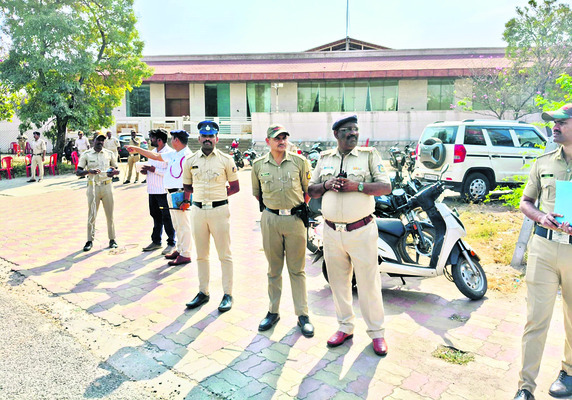 మోడల్‌ హౌస్‌కు నిప్పులో భరత్‌ రెడ్డి హస్తం! 1