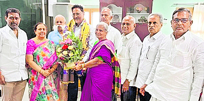 సూర్యభగవానునికి ప్రత్యేకపూజలు 
2