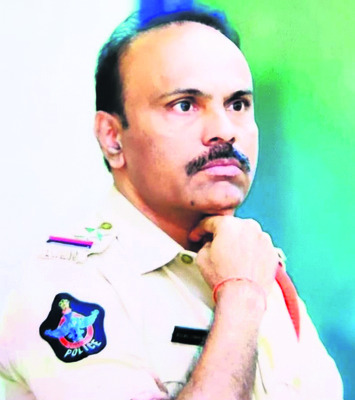 పోలీసులకు అవార్డులు 1