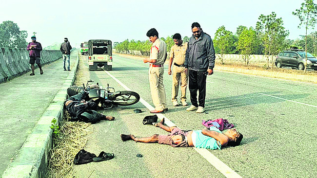 వైద్యం కోసం వెళ్తూ మృత్యులోకాలకు1