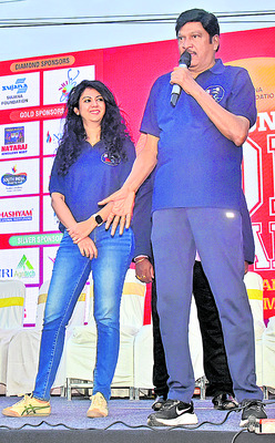 ఉల్లాసంగా.. ఉత్సాహంగా 10కే వాక్‌ 1