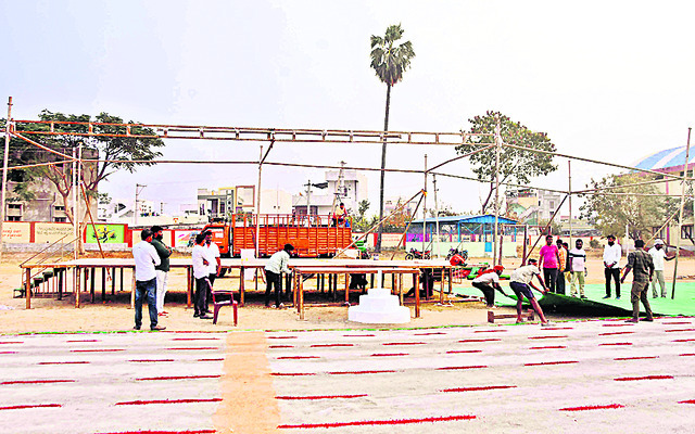 గణతంత్ర వేడుకలకు సిద్ధం
1