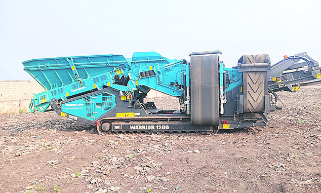 కదులుతున్న చెత్త గుట్ట2