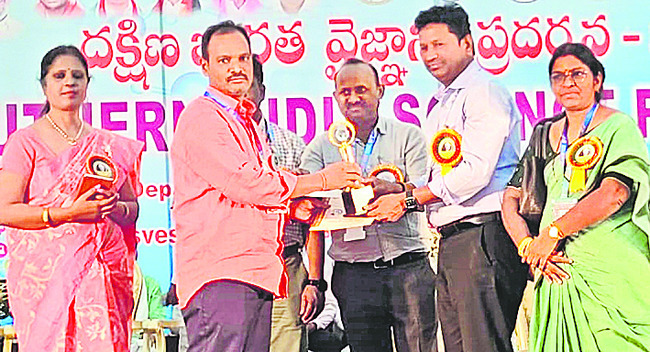 నీట్‌ ఎస్‌ఎస్‌లో సాతులూరు వైద్యుడి ప్రతిభ 2