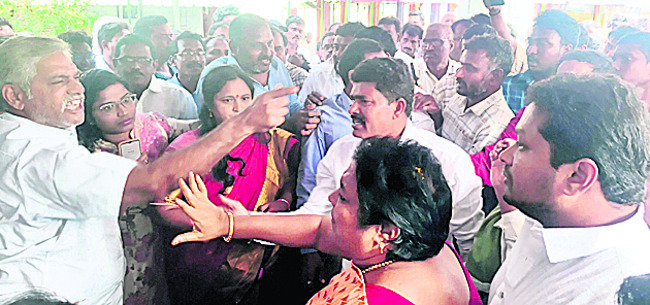 ఎల్లారమ్మ జాతర కమిటీలో వివాదం1