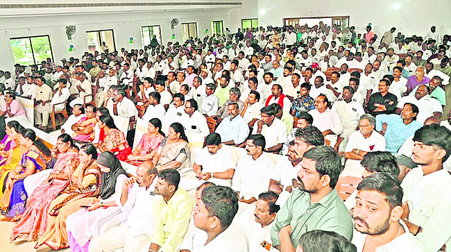 సూపర్‌ సిక్స్‌ పేరుతో మోసం 
1