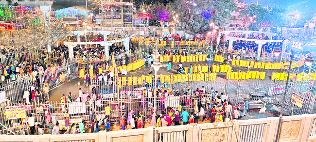 నవ మేడారం1