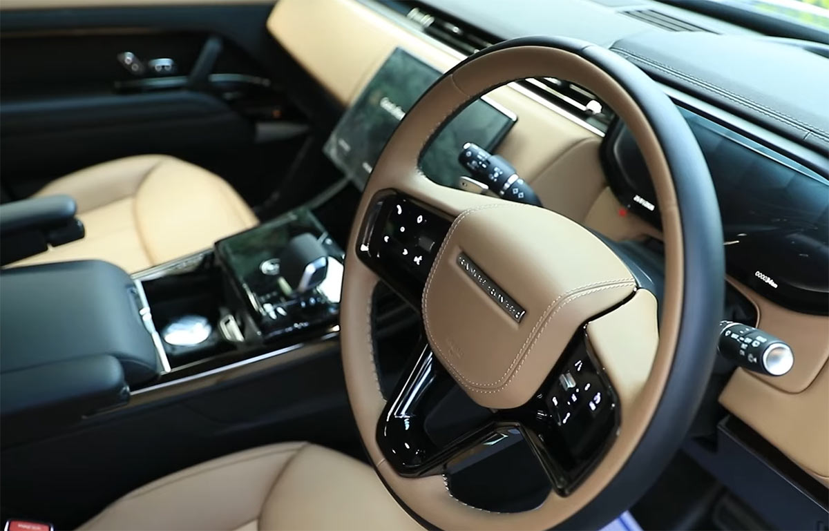 Chiranjeevi Gifted Range Rover Car To Director Anil Ravipudi13