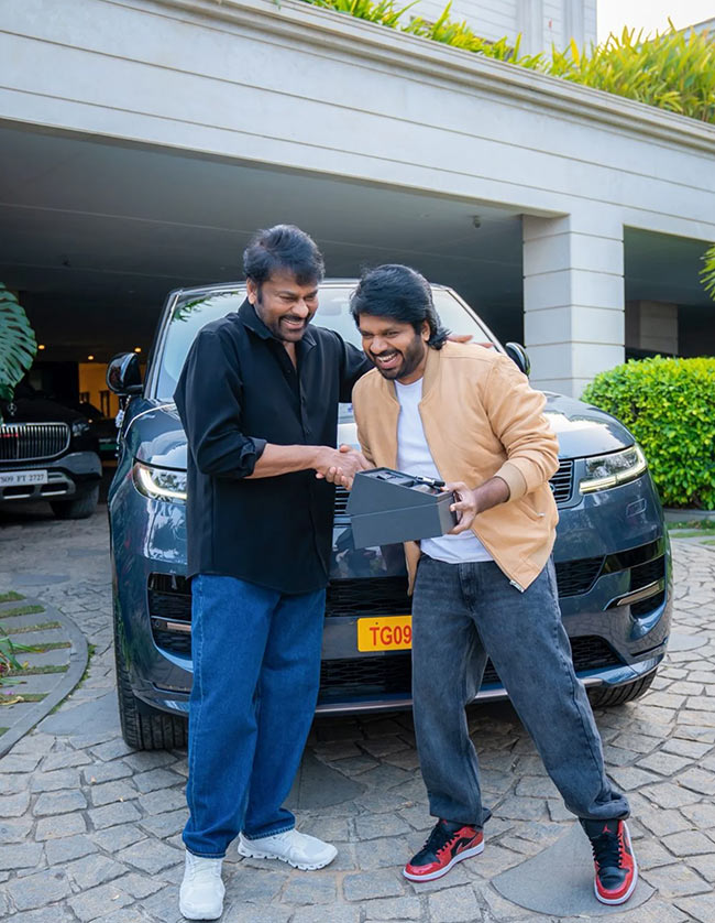 Chiranjeevi Gifted Range Rover Car To Director Anil Ravipudi4
