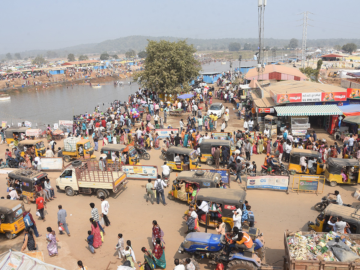 Huge Devotee Rush At Medaram Jatara 20269