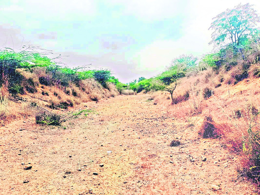 ప్రధాన కాలువకు మోక్షం ఎప్పుడు? 1