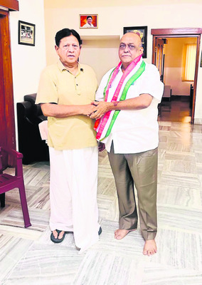 కాంగ్రెస్‌లో వీఆర్‌దేశాయ్‌ చేరిక1