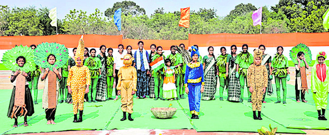 ఆకట్టుకున్న సాంస్కృతిక కార్యక్రమాలు 1