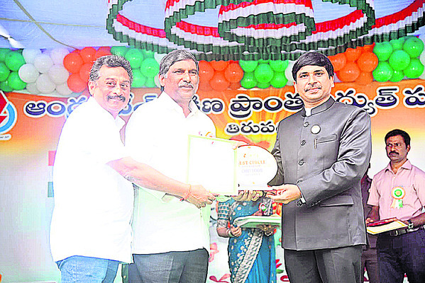 సోలార్‌ వెలుగుల్లో గ్రామీణం1