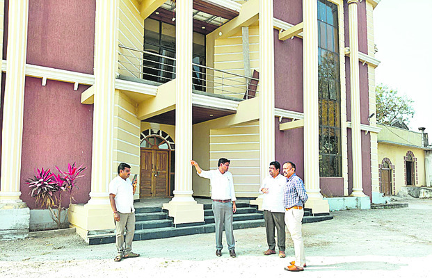 మున్సిపల్‌ ఎన్నికల ఏర్పాట్ల పరిశీలన
1