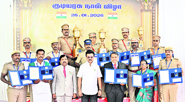 త్రివర్ణశోభితం! 4