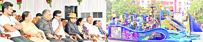 త్రివర్ణశోభితం! 1