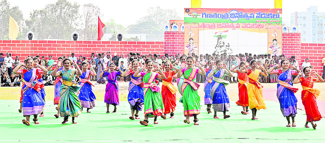 గణతంత్రమే స్ఫూర్తి మంత్రమై.. 1