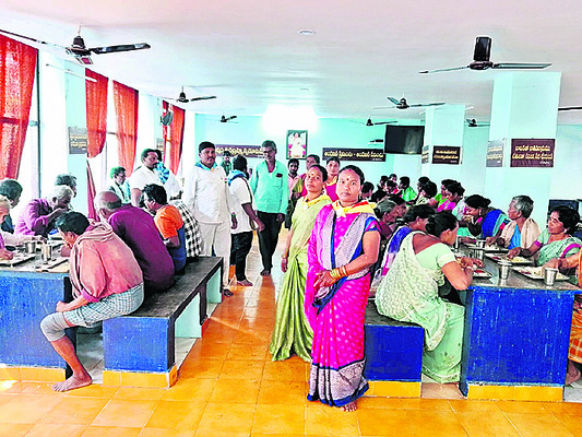 గణతంత్ర వేడుకల్లో అపశృతి 1