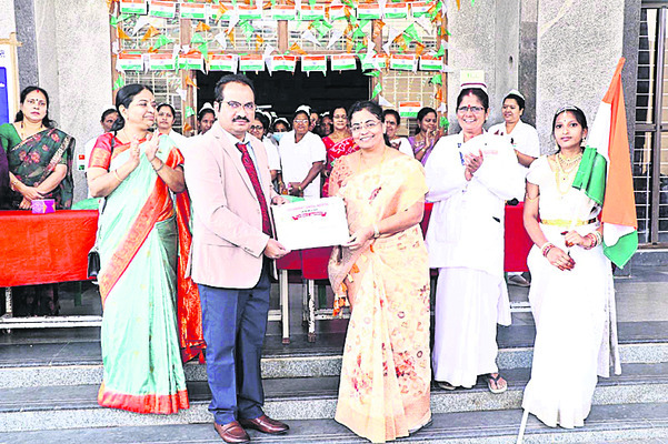 గణతంత్ర వేడుకల్లో అపశృతి 3