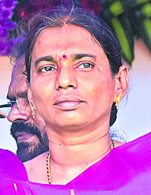 ఉత్తమ సేవలకు సత్కారం5