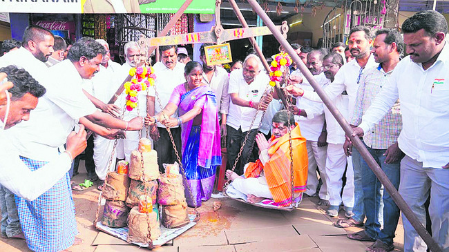 మేడారానికి ప్రత్యేక బస్సులు1