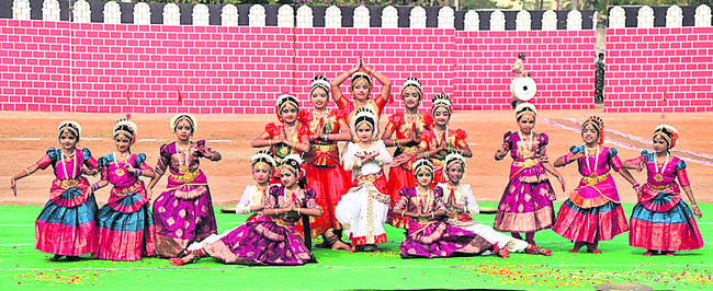 ● వ్యాపార రంగాల్లో మహిళల భాగస్వామ్యం ● జిల్లా కలెక్టర్‌2