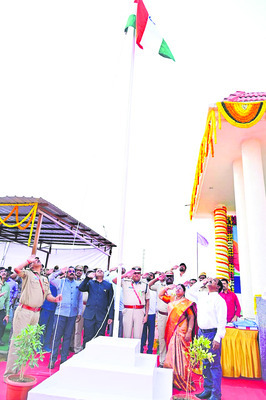 అర్హులకు సంక్షేమ ఫలాలు1