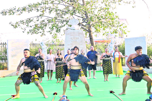 మహాజాతరకు ముస్తాబు 1