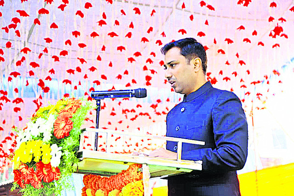 జిల్లా అభివృద్ధే లక్ష్యం1