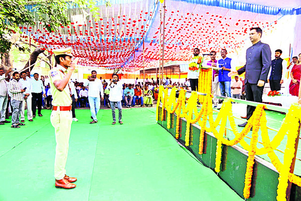 జిల్లా అభివృద్ధే లక్ష్యం3