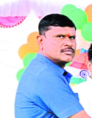 ఉత్తమ సేవలకు పురస్కారం 
7