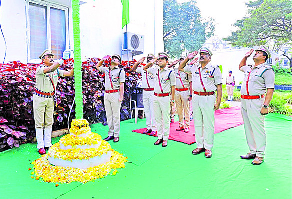 ఉత్తమ సేవకు పురస్కారాలు 1