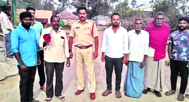 ఒక భవనం.. మూడు జెండాలు3