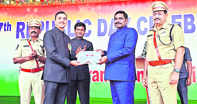 సేవలకు గుర్తింపు11