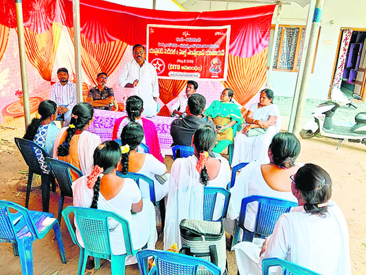 వైద్య ఉద్యోగుల  సమస్యలు పరిష్కరించాలి 1