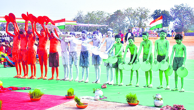 ఆకట్టుకున్న
4