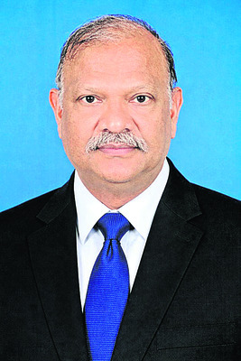 బెల్ట్‌ షాప్‌పై దాడి 
3