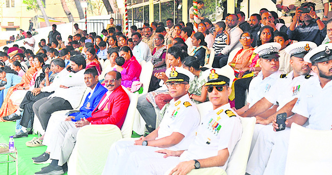 ప్రతిభకు పట్టాభిషేకం1