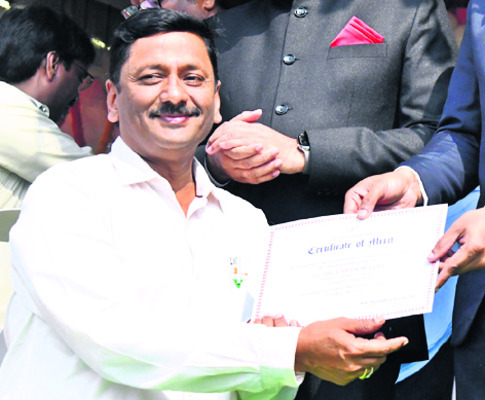 ప్రతిభకు పట్టాభిషేకం8