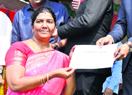 ప్రతిభకు పట్టాభిషేకం7