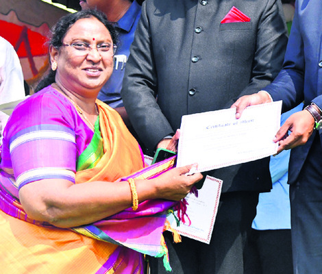 ప్రతిభకు పట్టాభిషేకం6