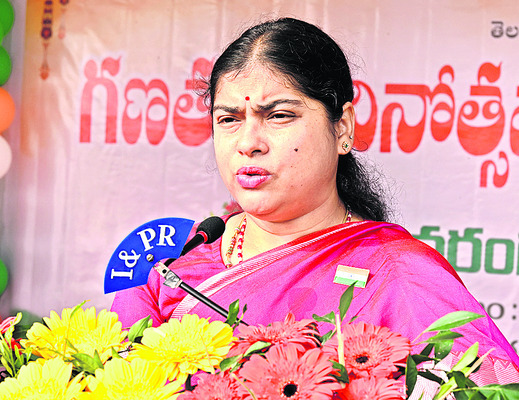 జిల్లా సమగ్రాభివృద్ధికి పెద్దపీట 7