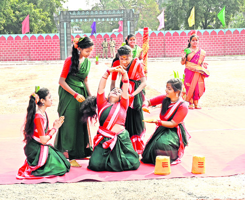 జిల్లా సమగ్రాభివృద్ధికి పెద్దపీట 6