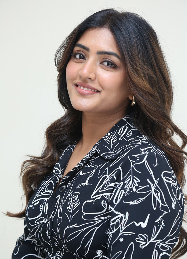 Actress Eesha Rebba Latest HD Images6