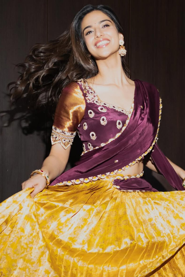 Actress Meenakshi Chaudhary Latest Stunning Photos6