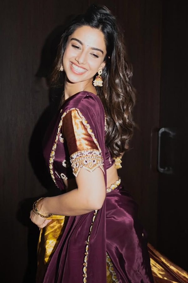 Actress Meenakshi Chaudhary Latest Stunning Photos7